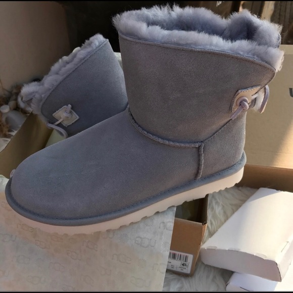 UGG AUTHENTIC GREY BOW BOOTS SZ 7 New - Picture 4 of 5